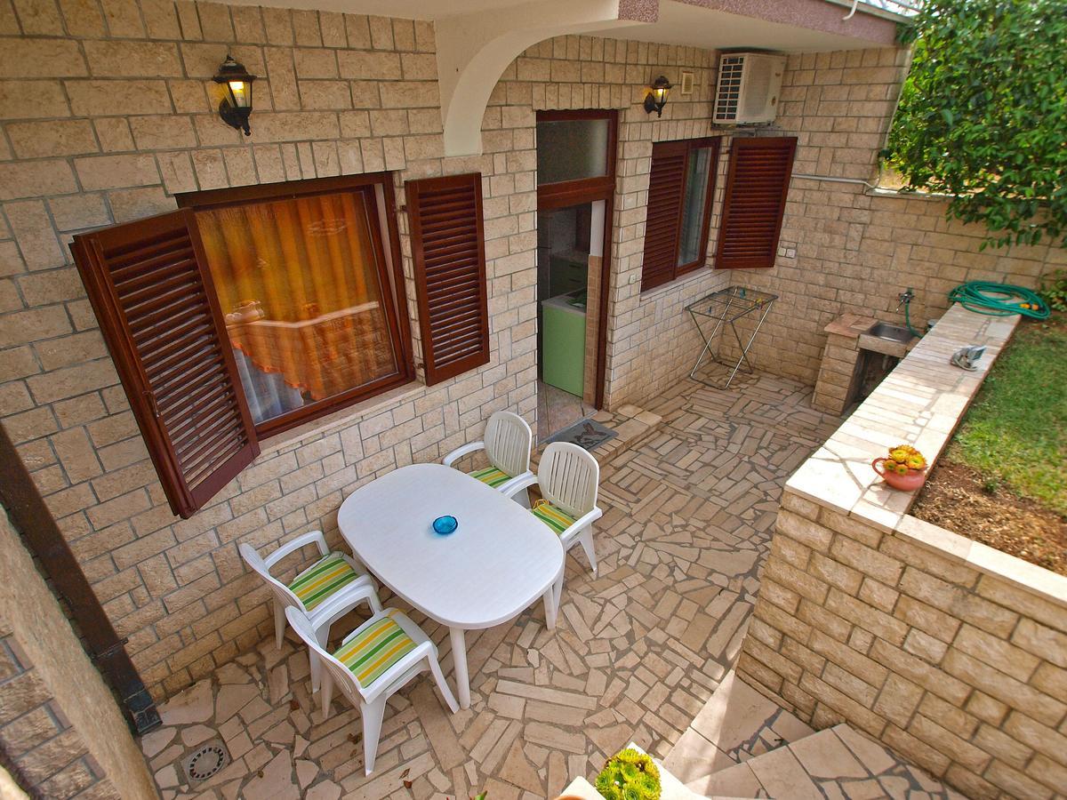 Apartments Slavka 1155 Pula Exterior foto